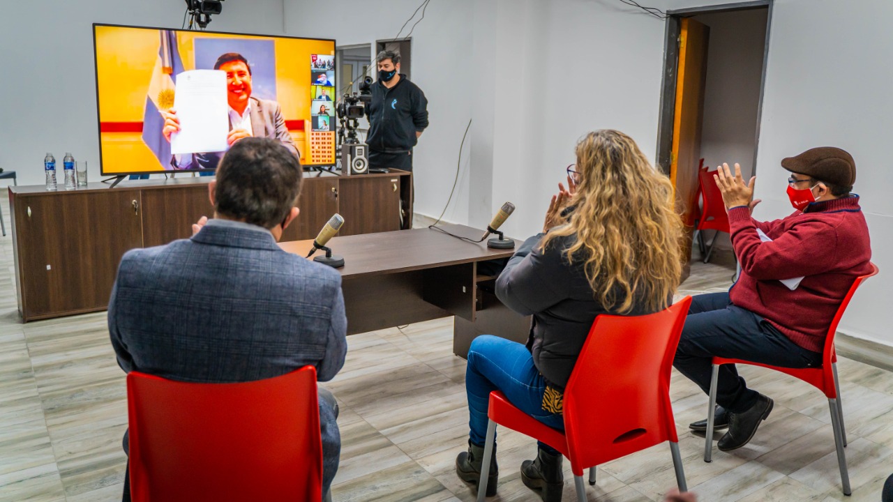 Quintela firm&oacute; convenio con ministro de Desarrollo Social de la Naci&oacute;n para fortalecer la econom&iacute;a popular