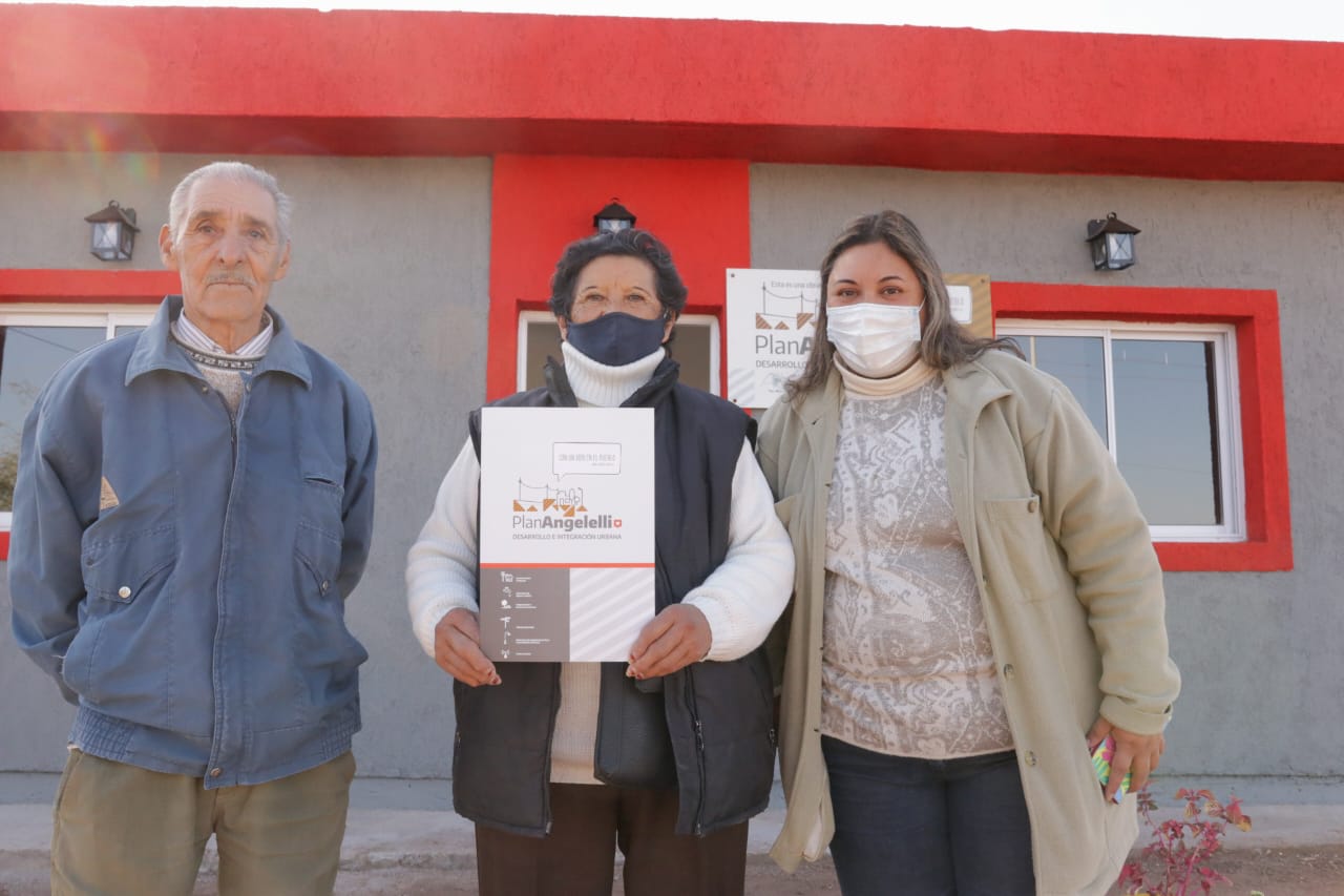 El gobernador hizo entrega de viviendas del Plan Angelelli en San Blas